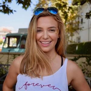 Meet your Posher, Julia